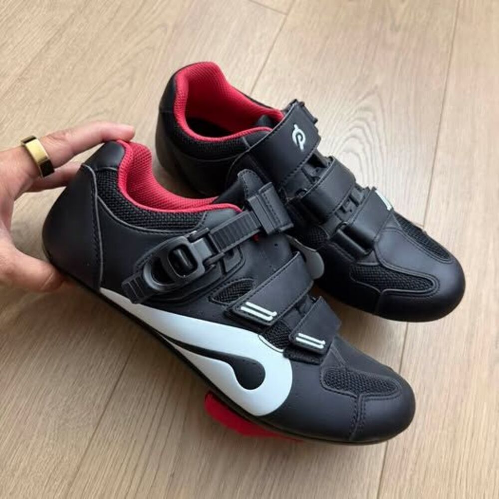 Peloton Cycling Shoes size 40 (Men’s size 7 or Women’s size 9)